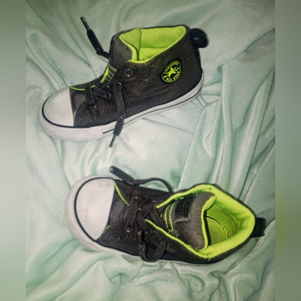 Converse SIZE 10 TODDLER GREY & LIME GREEN HIGH TOPS -EUC
